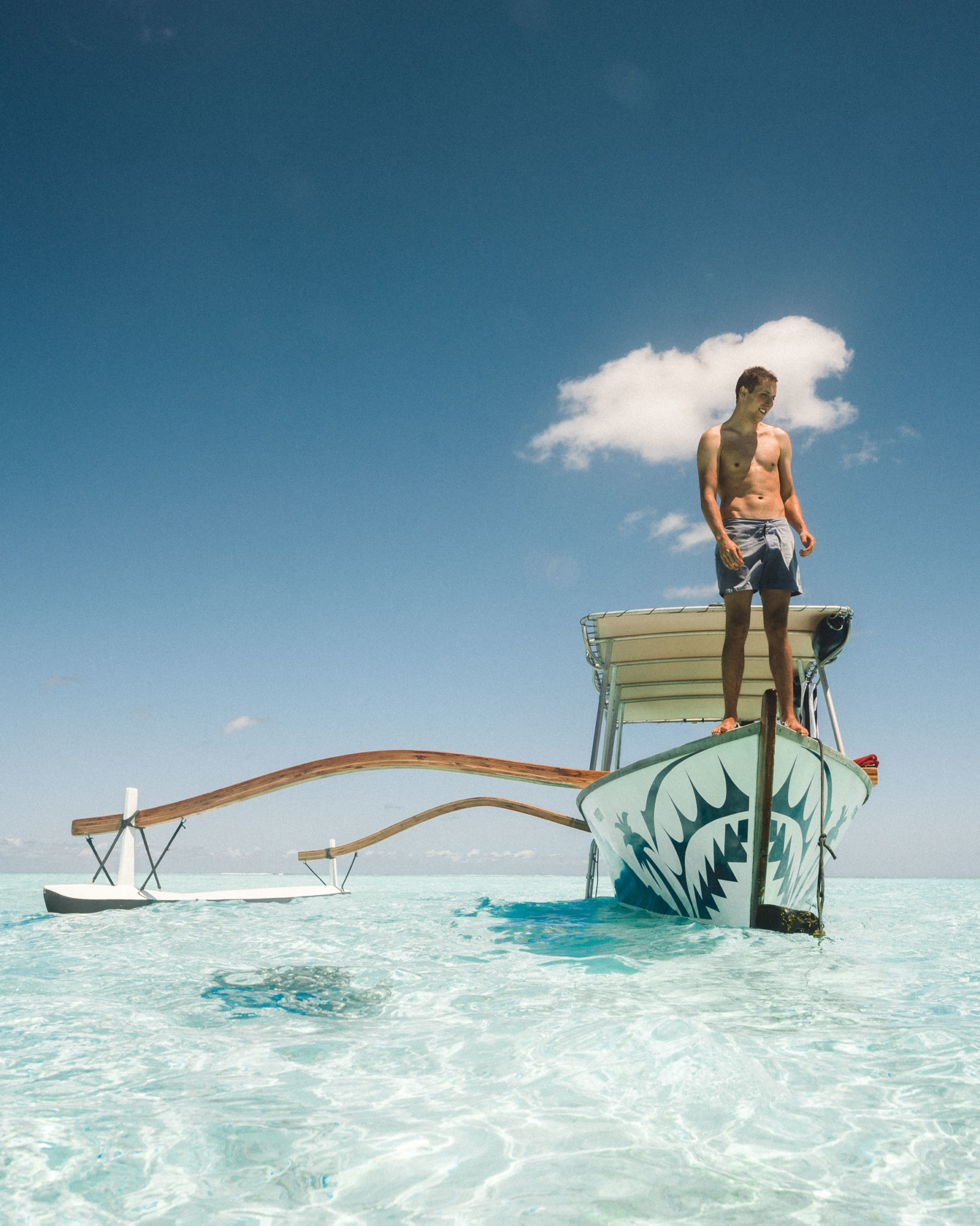 Boating in Bora Bora Tahiti for our honeymoon via @finduslost