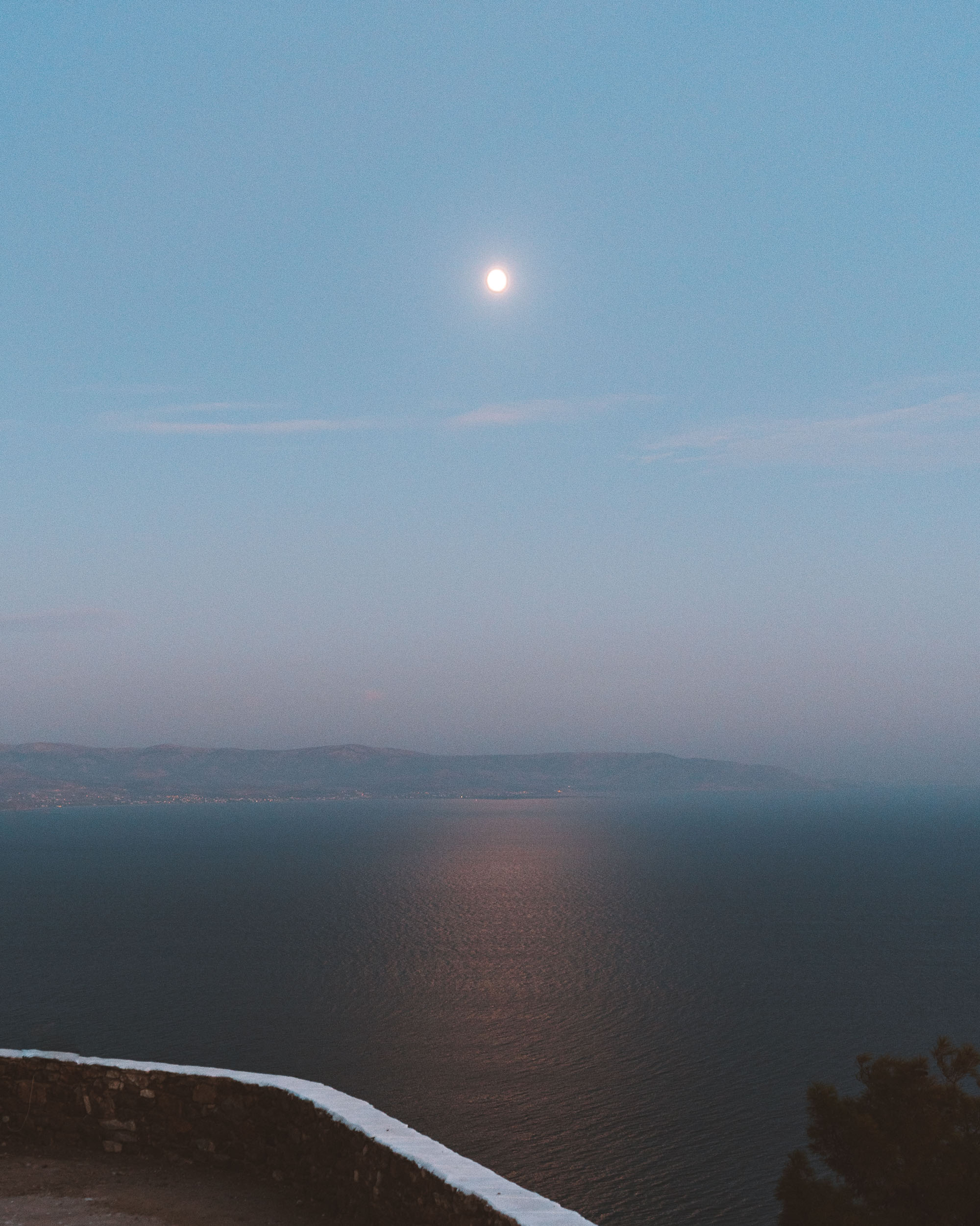 Moon over paros in Greece via @finduslost