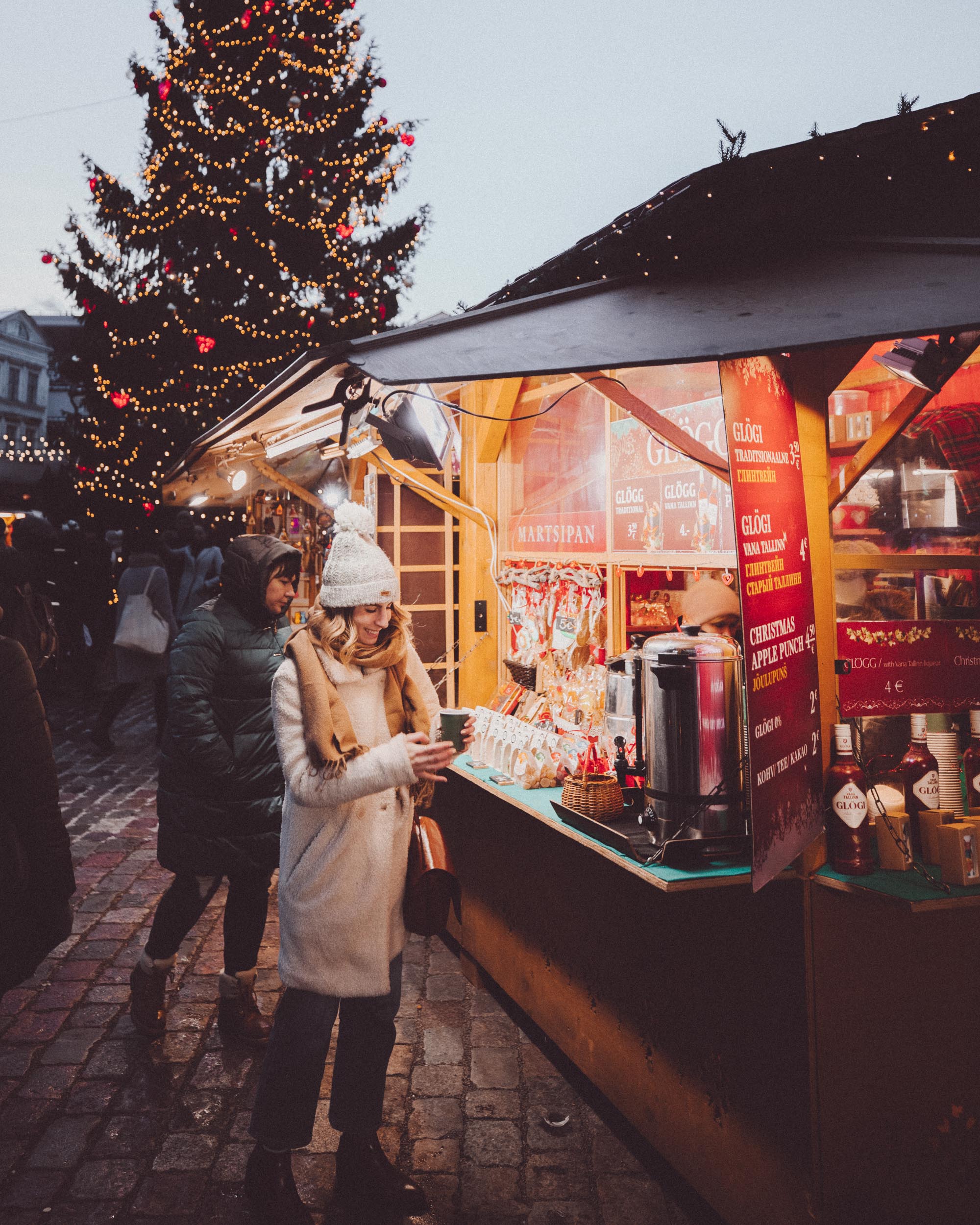 Tallinn Estonia Christmas Market in Winter via @finduslost 